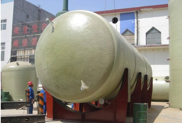 玻璃鋼儲罐安全生產現(xiàn)場